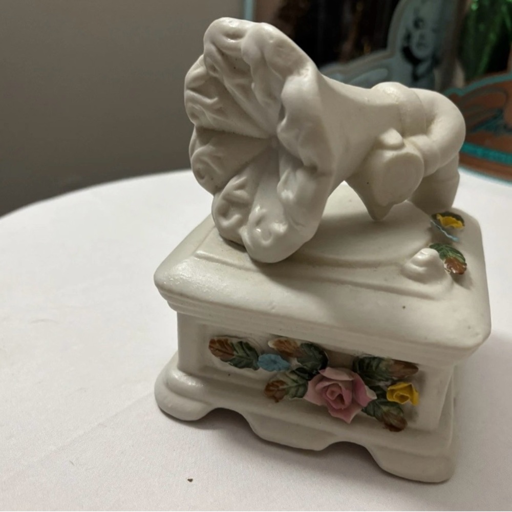 Albert E. Price 1979 Ceramic Phonograph Music Box - Works  vintage - music box